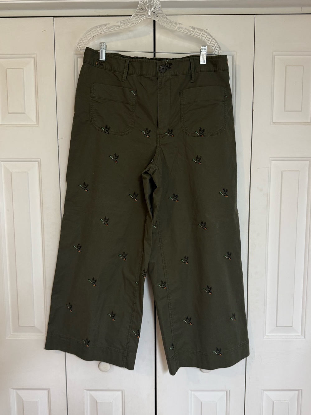 Free Assembly Women's The Larchmont Embroidered Cropped Patch Pocket Pants Large